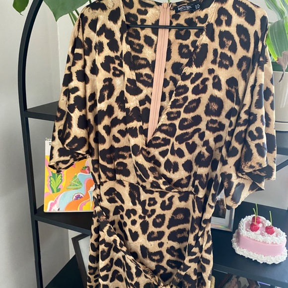 Nasty Gal satin wrap dress - Picture 2 of 3